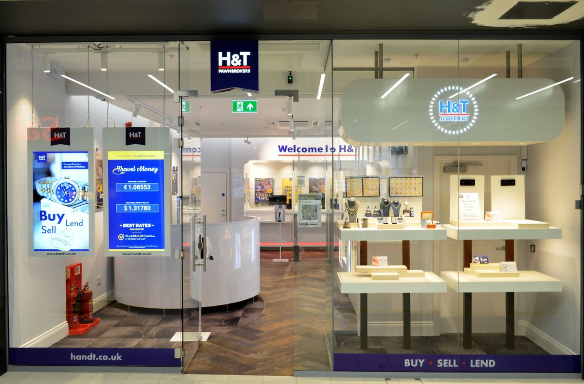 H&T Pawnbrokers Shop Front